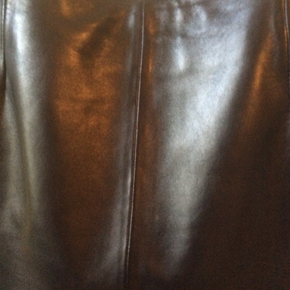 September move out sale!! Gorgeous Black Leather Pencil Skirt size 8 - Picture 3 of 16